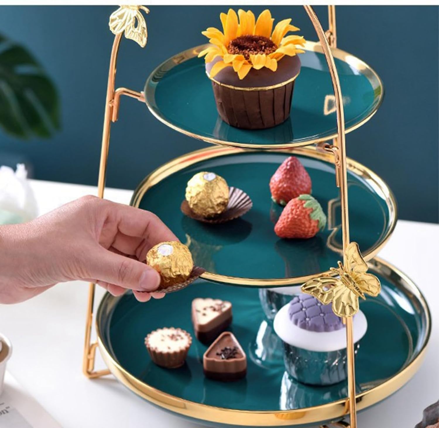 Amazon｜プラッターラッケーキスタンド デザートラック 円形 蝶飾り